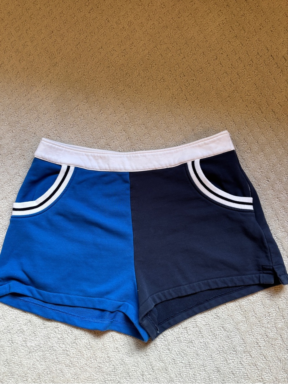 SOLID & STRIPED Blue and Navy Colorblock Pull-On Shorts